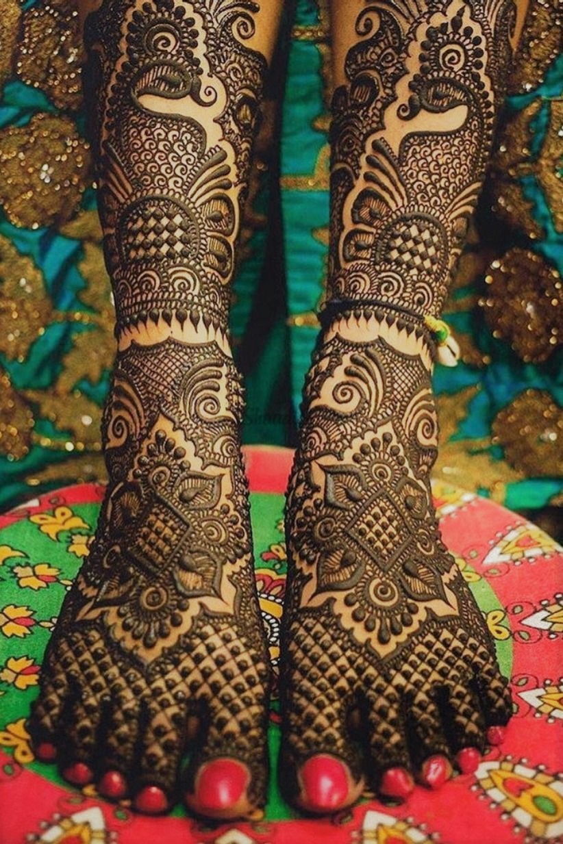Royal Foot Mehandi design for Wedding