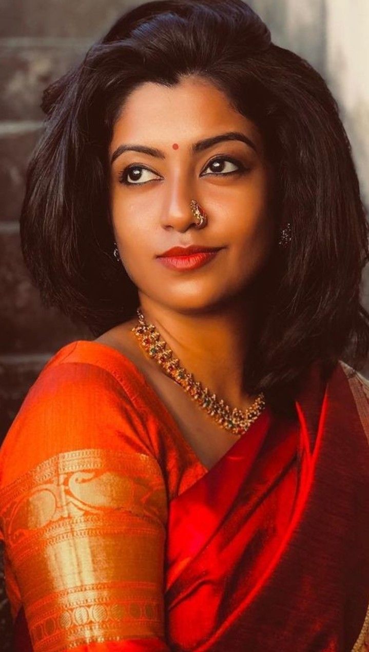 Obliging Orange that makes the Show