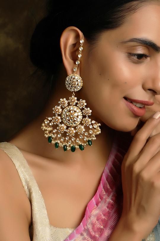 Kundan jewellery set with ‘Chandbali’