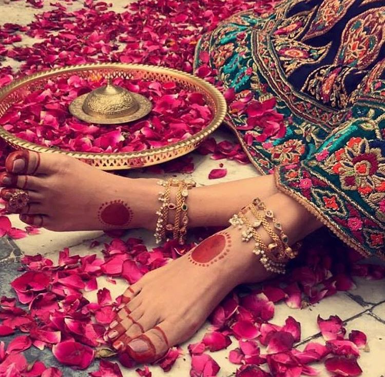 Simplistic Lines Bridal Alta design on Feet
