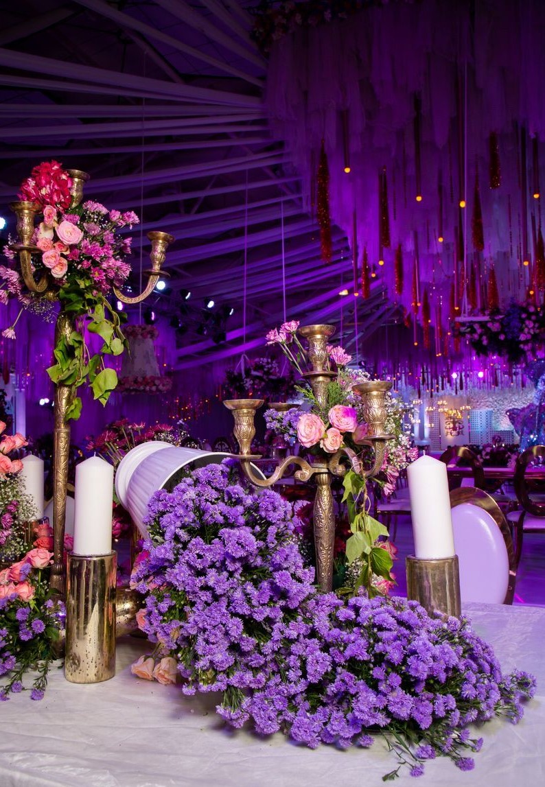 Lavender Purple Wedding Hall Decoration with Flowers