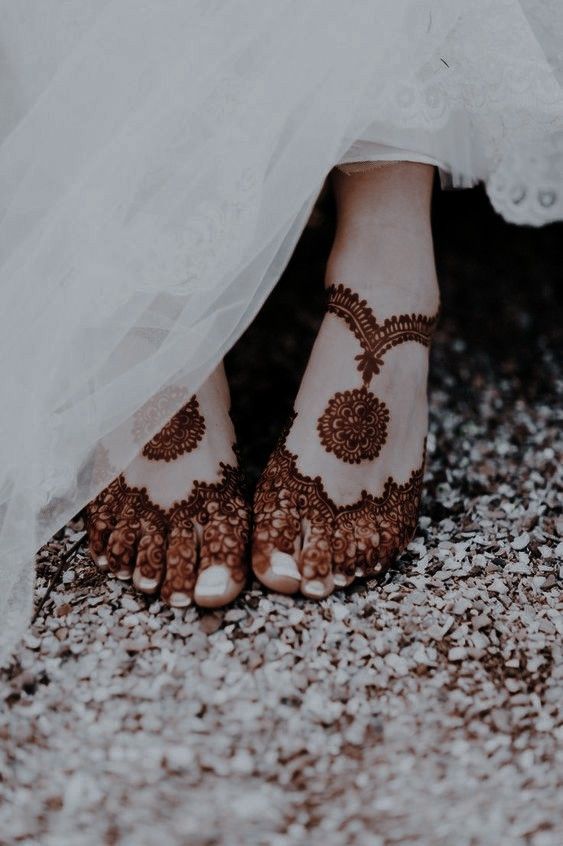 Anklet Style Dubai Mehendi Design for Feet
