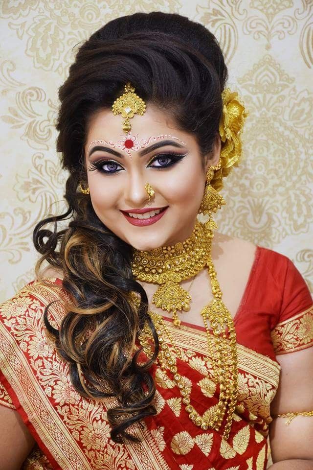 Bouncy Side Curls Bridal Hairstyle for Bengali Wedding