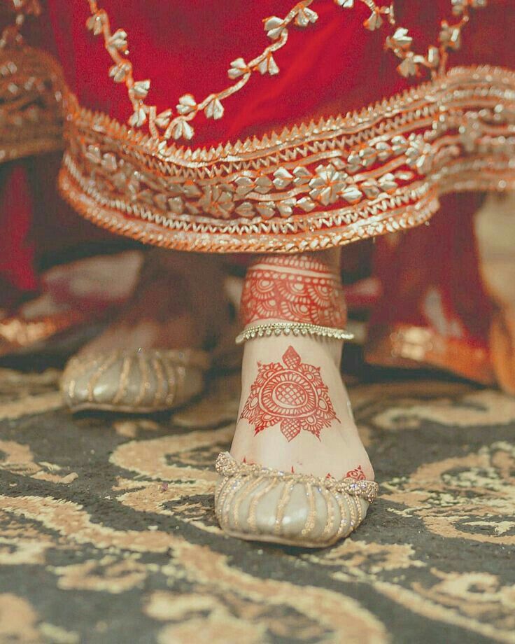Bridal Red Dubai Mehendi Design for Feet
