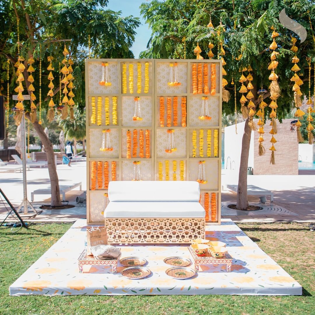 Rectangular Frame Haldi Backdrop Decoration
