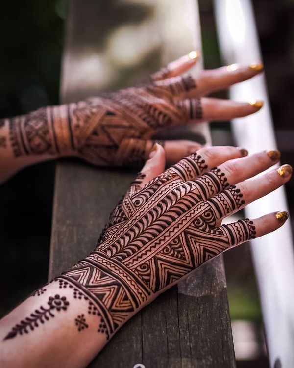 Lines and Swirls Mandala Mehendi Design
