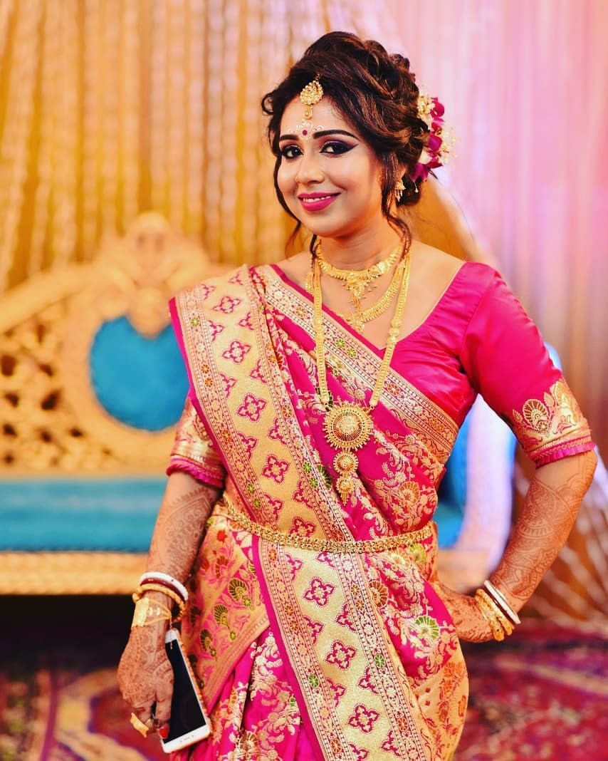 Messy Bun Traditional Bengali Bridal Hairstyle