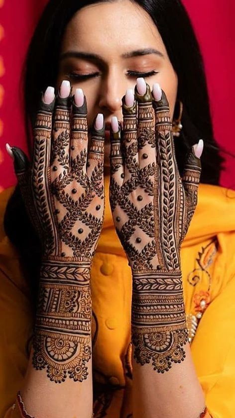 Minimal Mehndi Dubai Design,Dubai Mehndi Designs