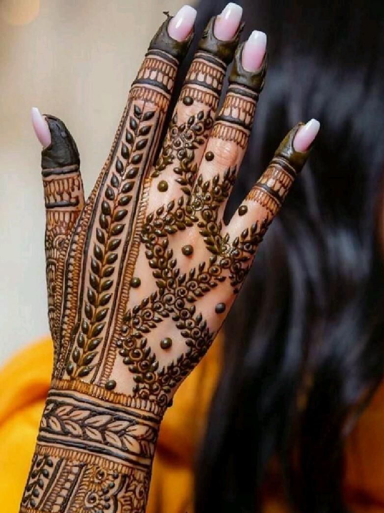 Polka Motifs Stylish Dubai Mehndi Design,Dubai Mehndi Designs