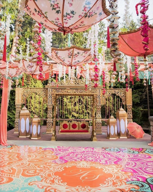 Top 10 Hindu Marriage Decoration for Wedding Stage: