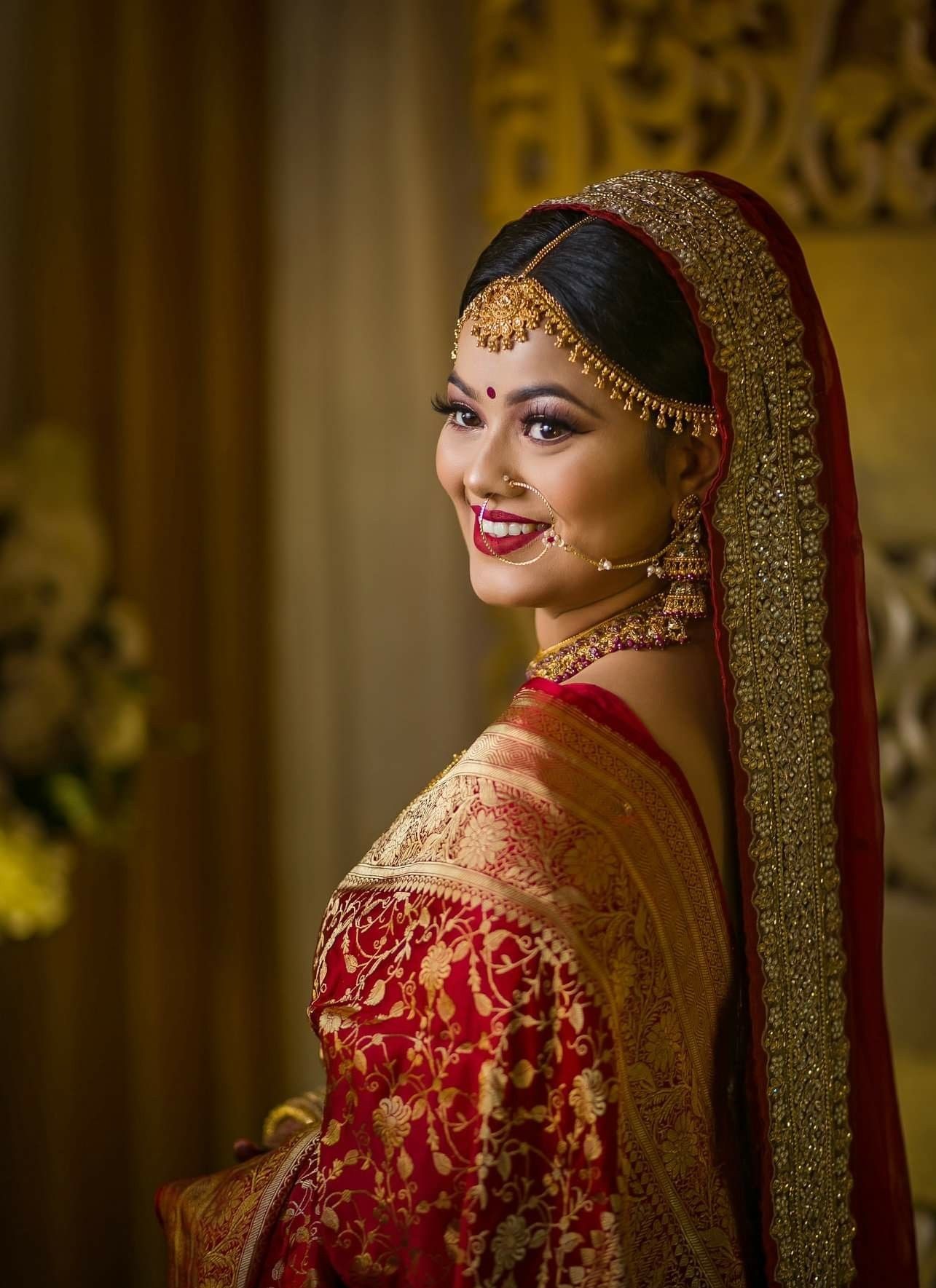 Vermillion Red Reception Bengali Bride