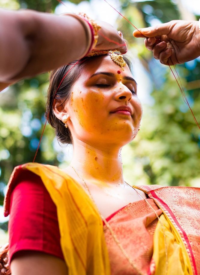 ‘Gatro Haridra’ Bengali Photoshoot