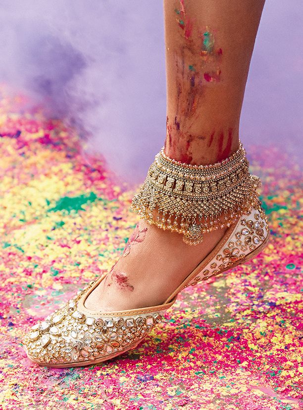 The Broad Chained Payal Design