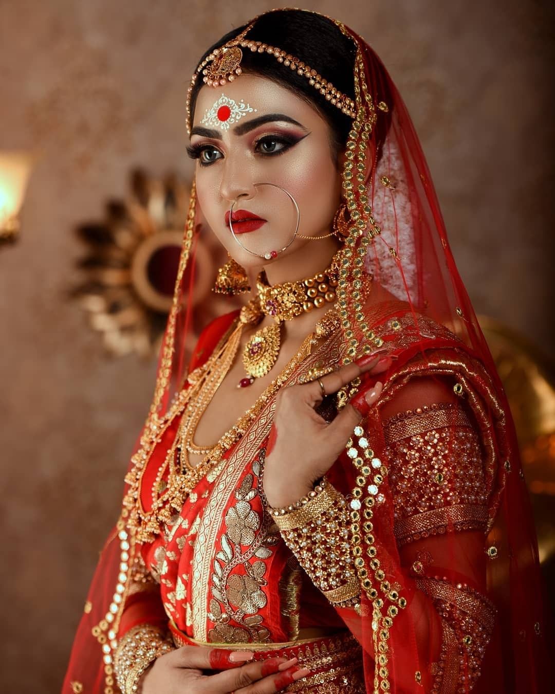 Top 10 Easy and Stylish Professional Bengali Wedding Photography Poses: