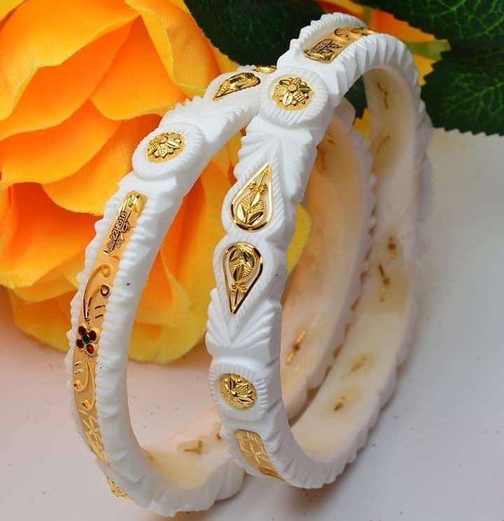 White Sankha Pola with Golden Stripes