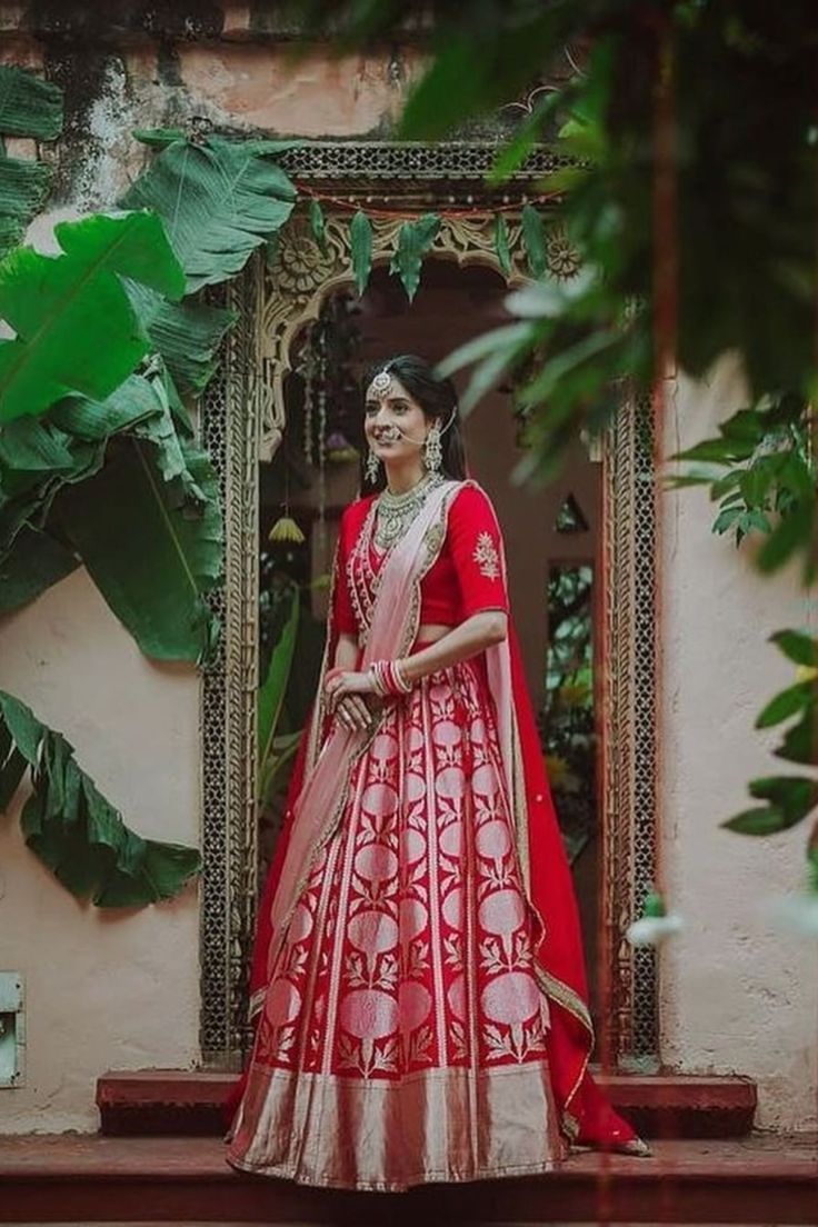 The Zardosi Embriodered Choli and Banarasi Bridal Lehenga