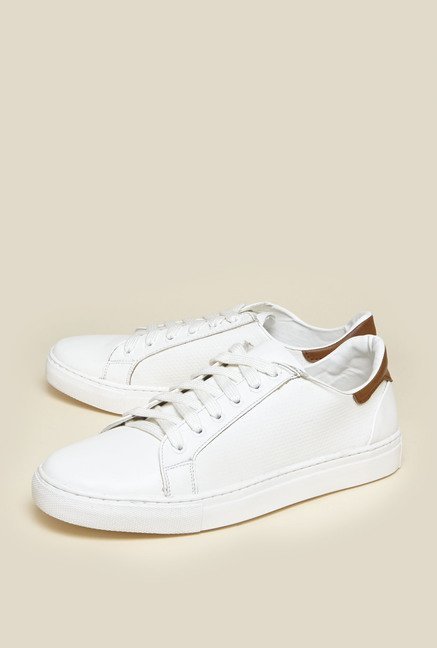Zudio’s White Sneaker Boy