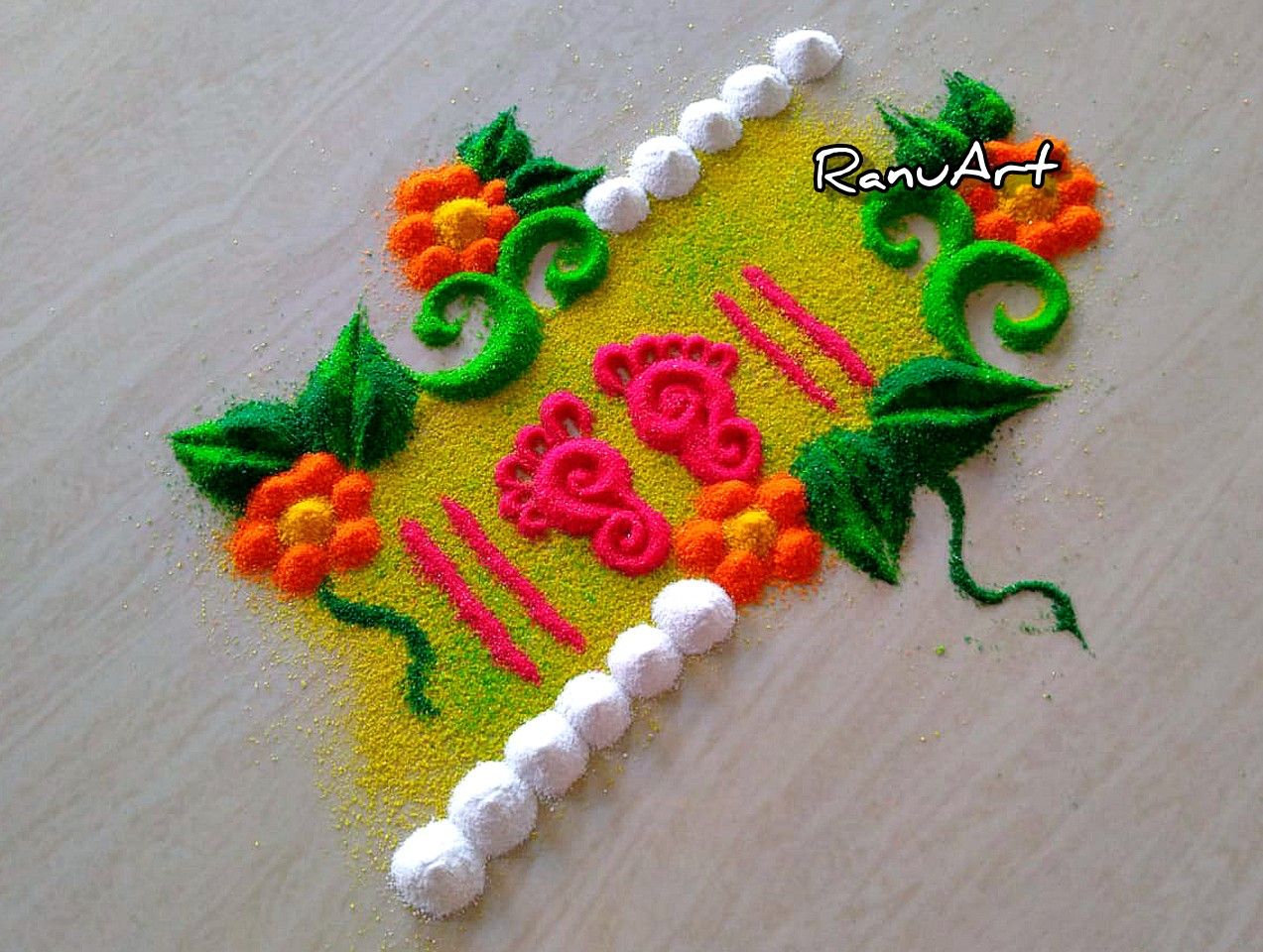 Easy Daily Laxmi Padam Border Rangoli Designs