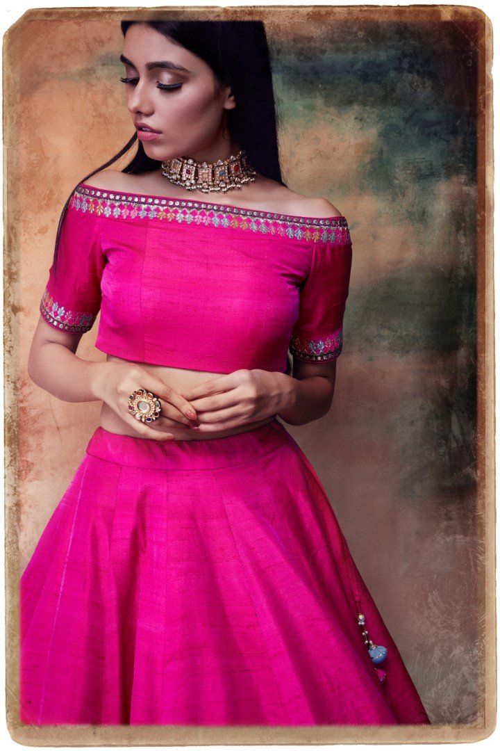 The Off-Shoulder Wedding Simple Attractive Blouse Design
