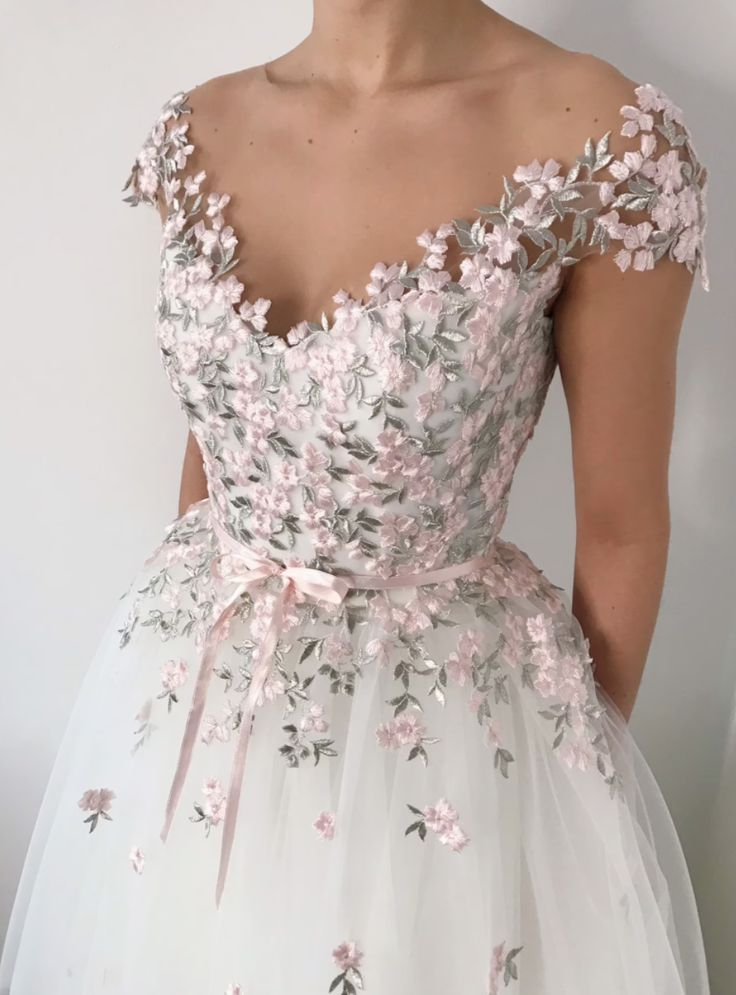 The Floral Wedding Gowns Inspiration