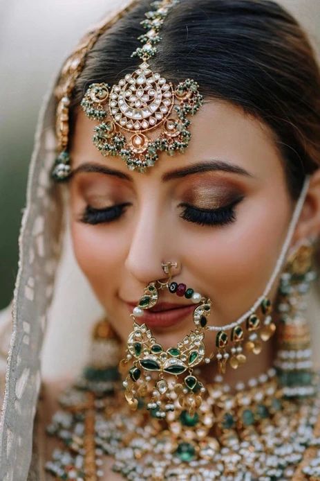 Emerald Green Nath Intricate Design 