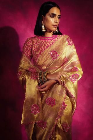 Georgette Saree with Floral Pattern