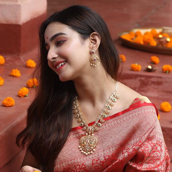 Bengali Gold Necklace for Married Woman