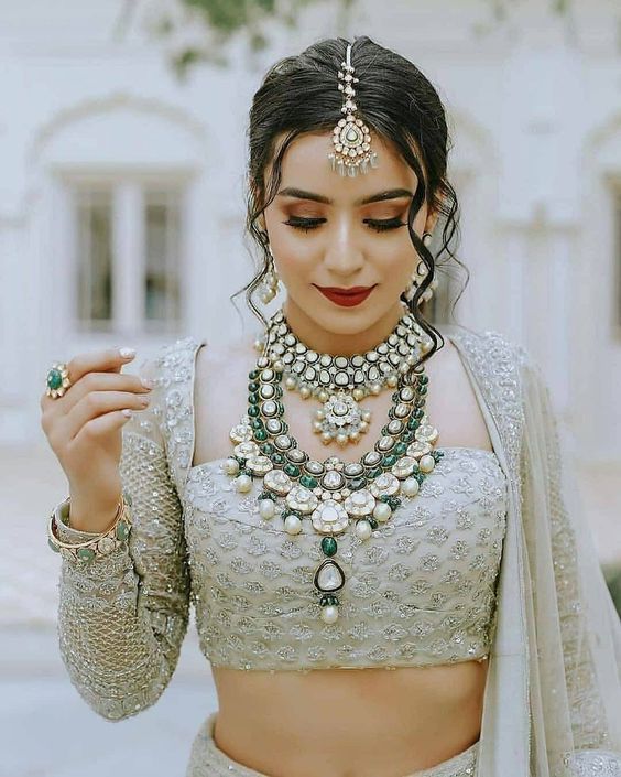 Matching Wedding Dress and Bridal Jewelry 
