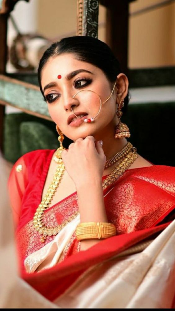 Traditional Bengali Gold Chik Necklaces