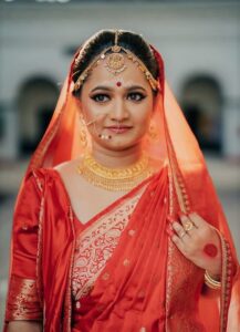 Simple Bengali Look with Red Banarasi