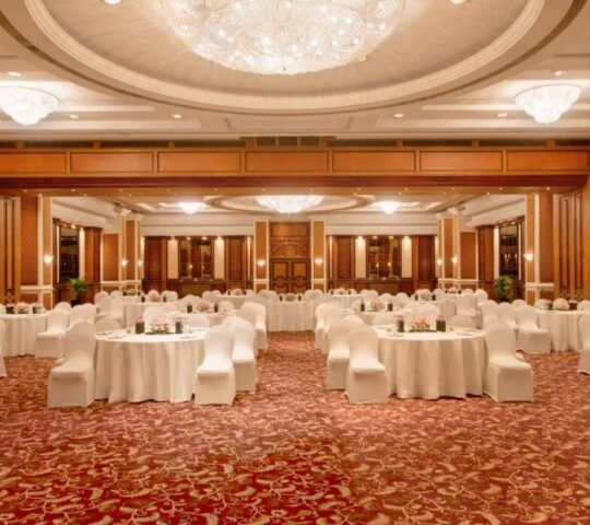 Taj Lands End