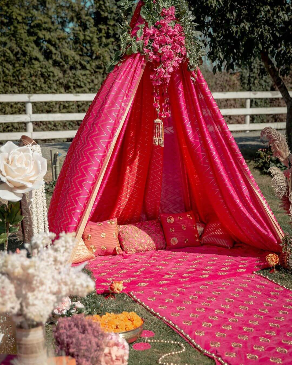 10 Ravishing Marriage Tent Styles for the Most Beautiful Stage Decor -  myMandap