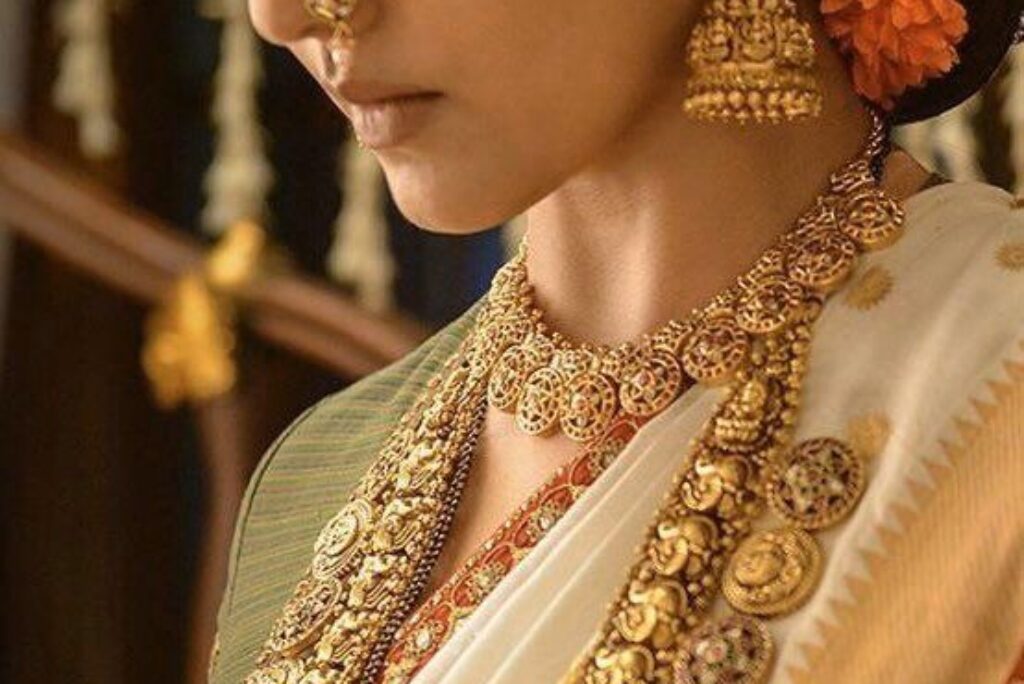 11 Beautiful Temple Jewellery for the Best Tamilian Bridal Look