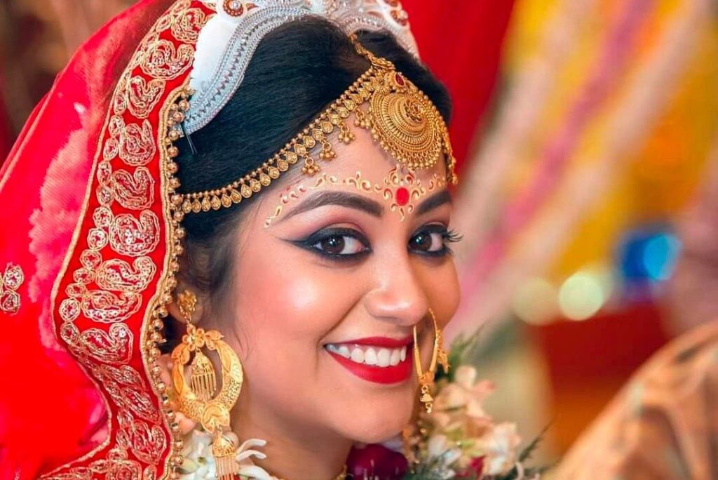 Top 15 Bengali Bride Mukut Designs for the Most Beautiful Look