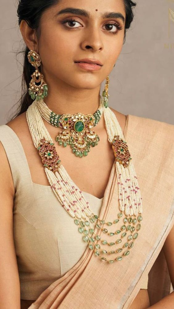 Choker Necklace in Pearl Set