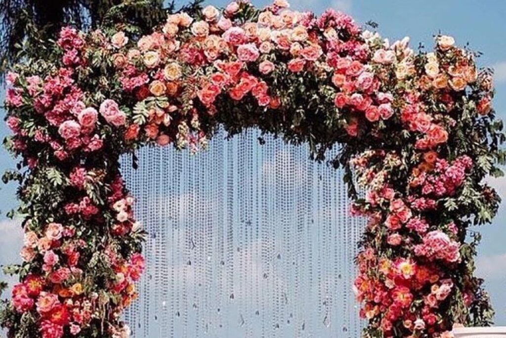 Top 10 Spectacular Photos of Bengali Wedding Flower Gate Decorations