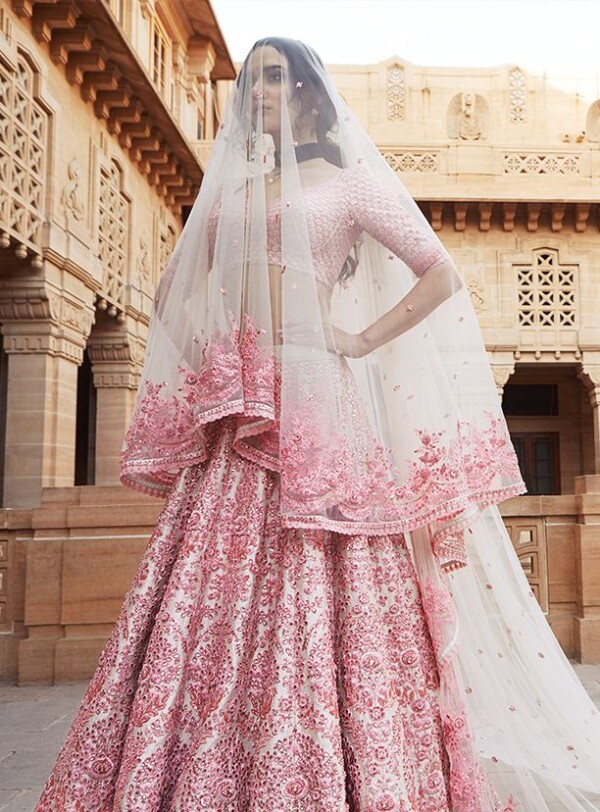15 MustHave Indian Wedding Veil that Makes a Beautiful Bridal Look