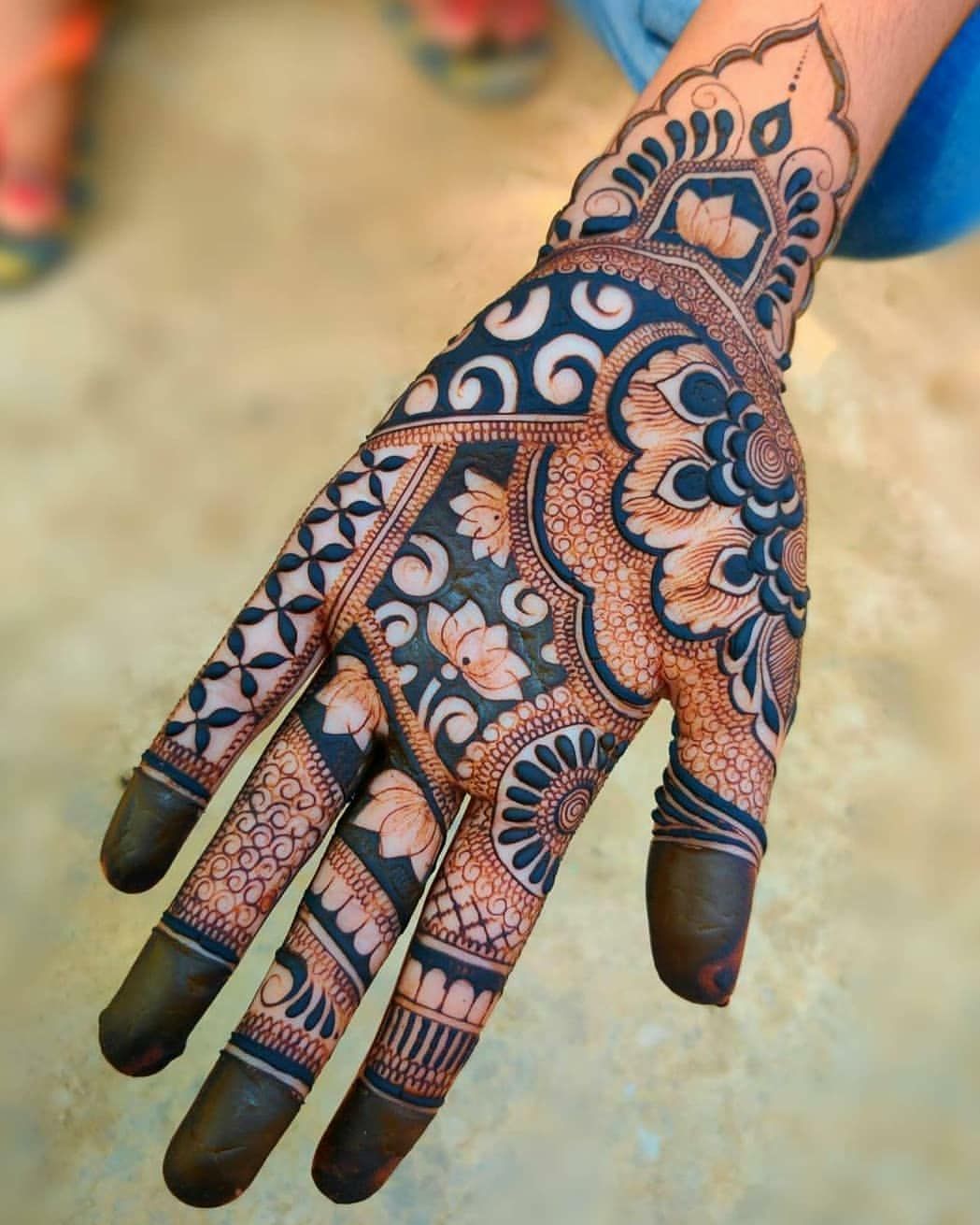 Arabic Pattern Lotus Mehendi Designs