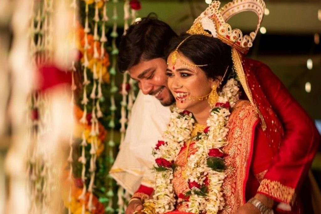 10 Beautiful Bengali Photoshoot Ideas for the Wedding Ceremony