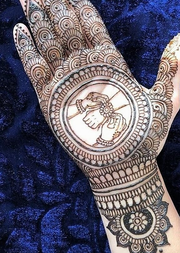 Intricate Swirls Mehendi Design for Raksha Bandhan