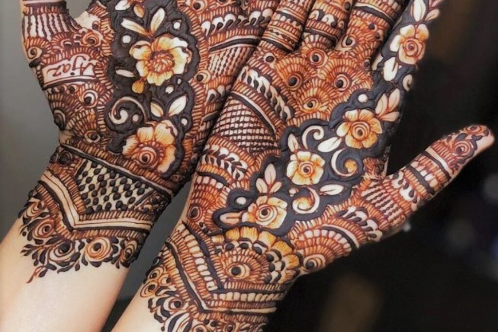 10 Exceptionally Beautiful Lotus Mehendi Designs for the Bride