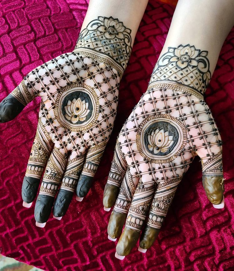 Motif Mandala Lotus Mehendi Designs