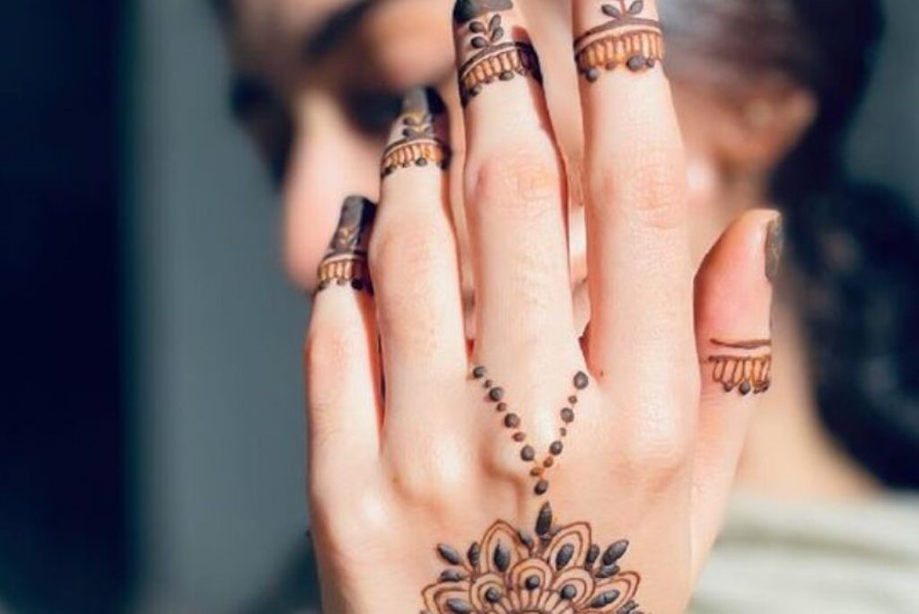 Stunning Bracelet Mehendi Designs: Top 10 Quirky Styles for the Bridemaids