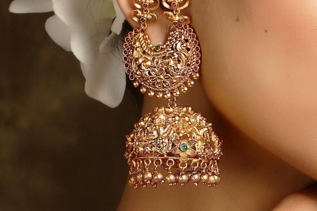 Top 9 Latest Trendy and Modern Bridal Gold Jhumka Design