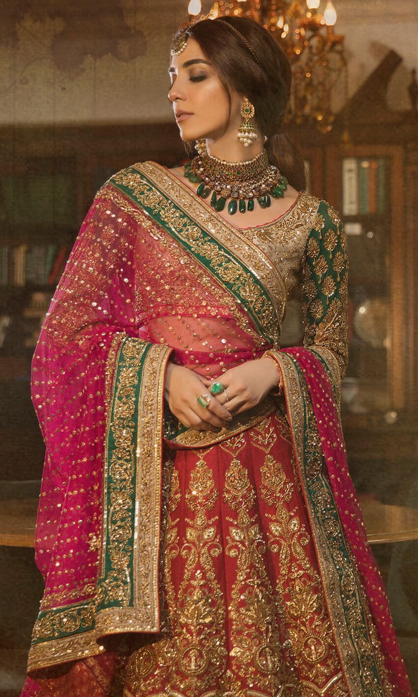 Green bridal jewellery hot sale with red lehenga