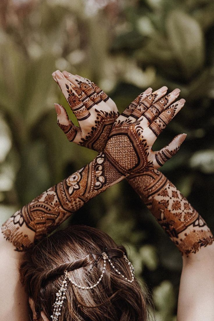 Henna Bridal Mehndi Designs with Top 15 Best Mehendi Styles